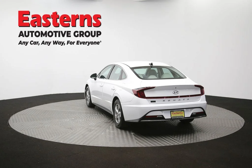 Used 2023 White Hyundai SE image 65