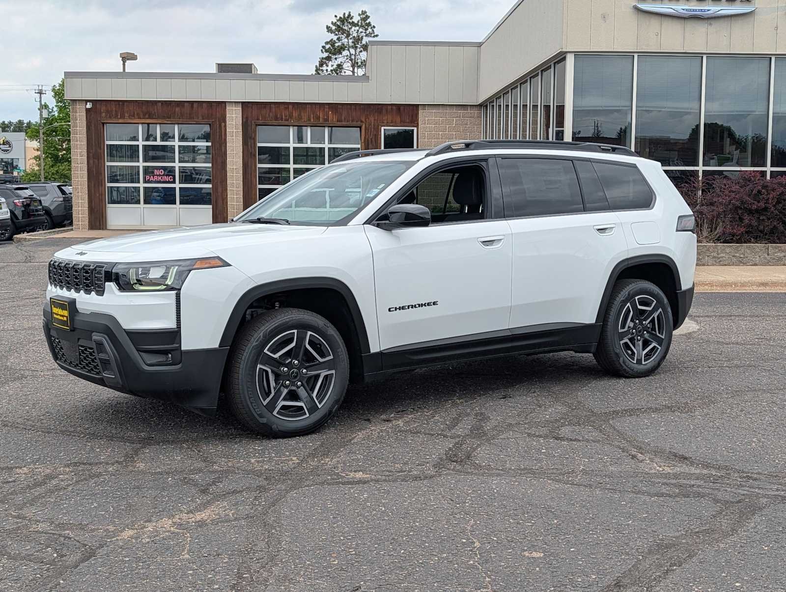 New 2026 Bright White Clear-Coat Exterior Paint Jeep Laredo image 3