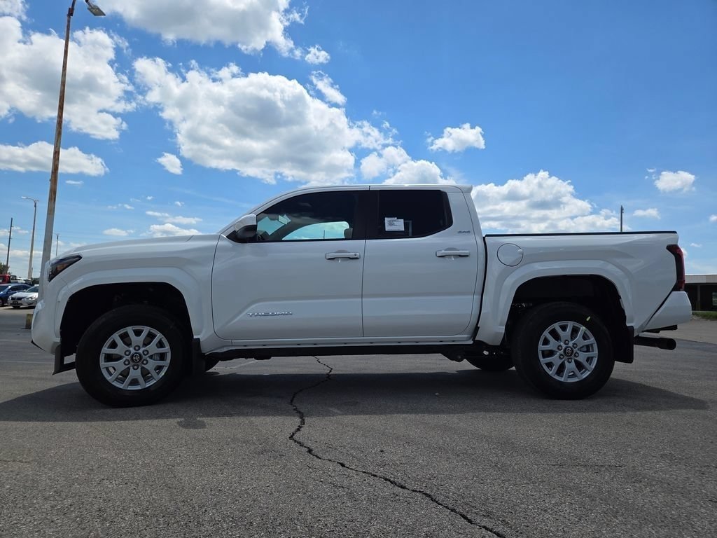 New 2026 Ice Cap Toyota SR5 image 17