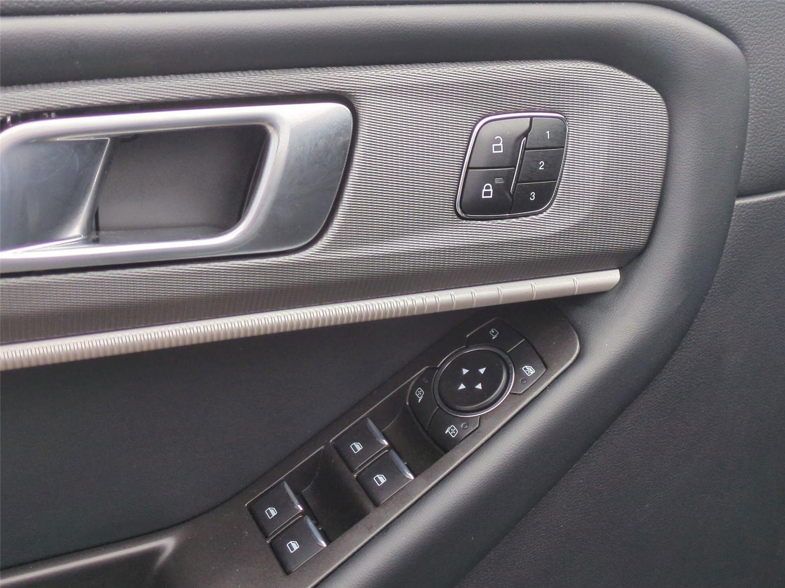 Used 2025 Vapor Blue Ford ST image 16