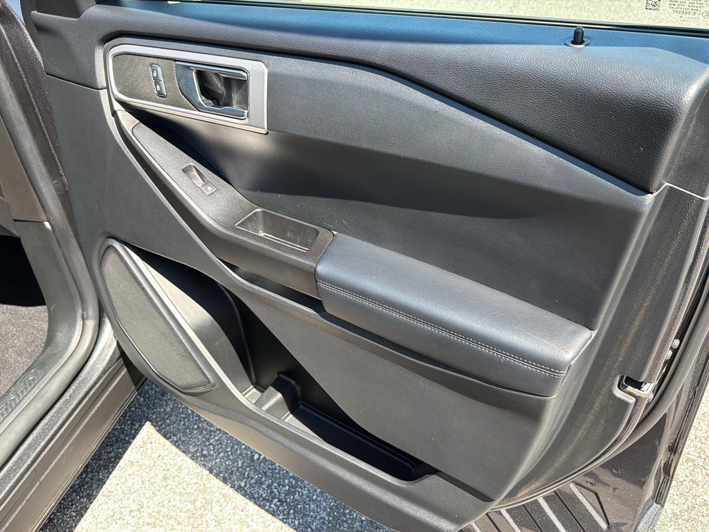 Used 2020 Magnetic Ford Base image 14