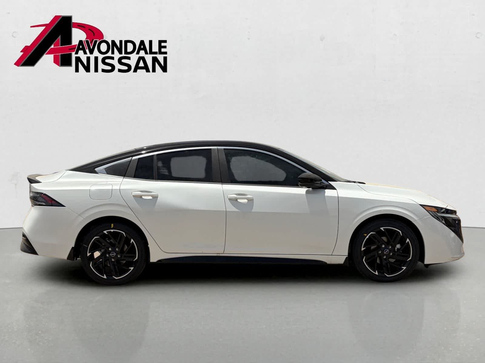 New 2026 Aspen White Tricoat/Super Black Nissan SR image 8