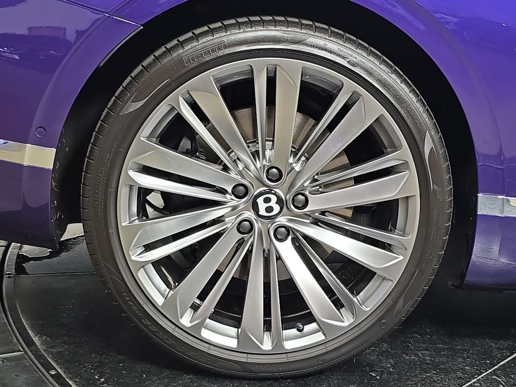Used 2023  Bentley Speed image 29