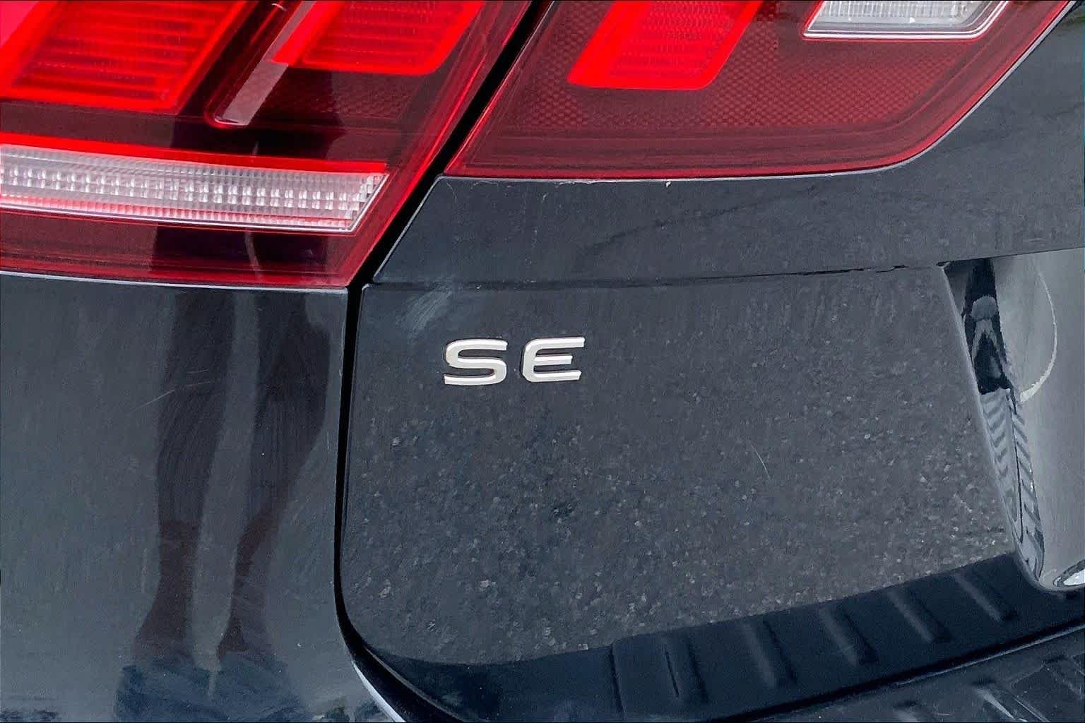 Used 2024 Deep Black Pearl Volkswagen SE R-Line Black image 28