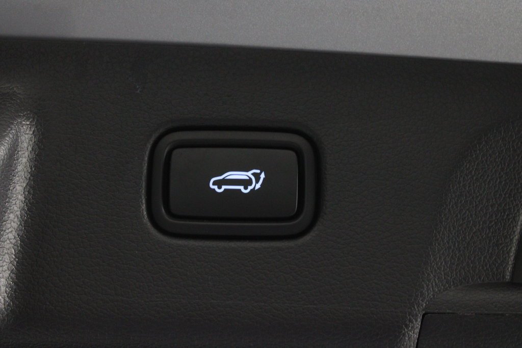 Certified Used 2025 Silver Hyundai SEL image 19