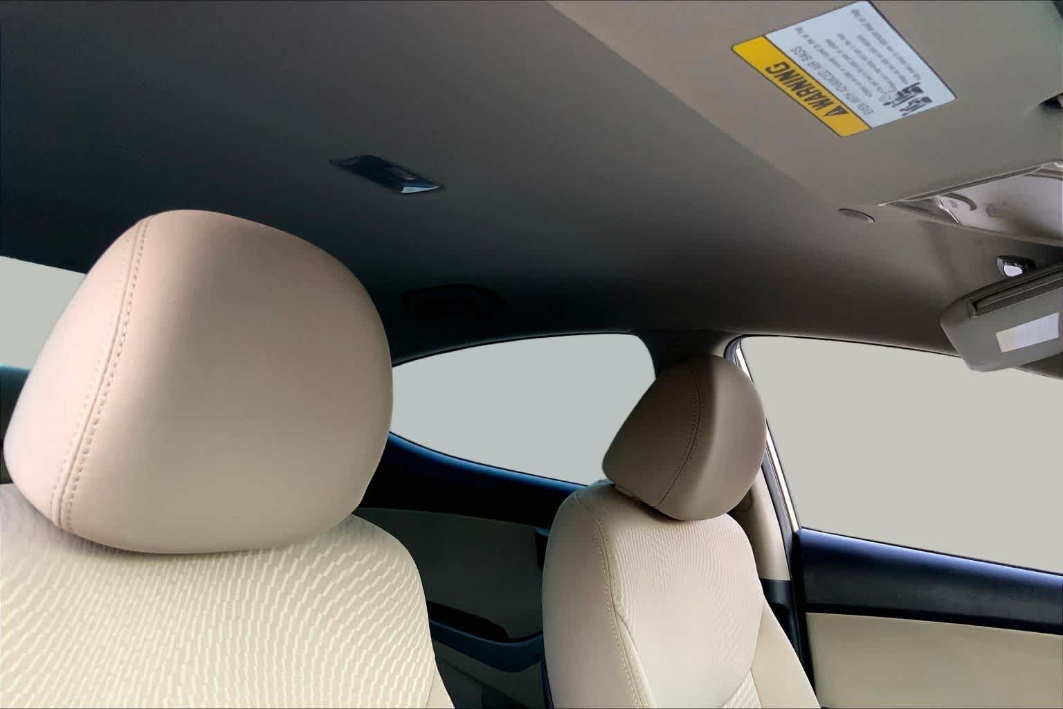 Used 2014 Desert Bronze Hyundai SE image 14