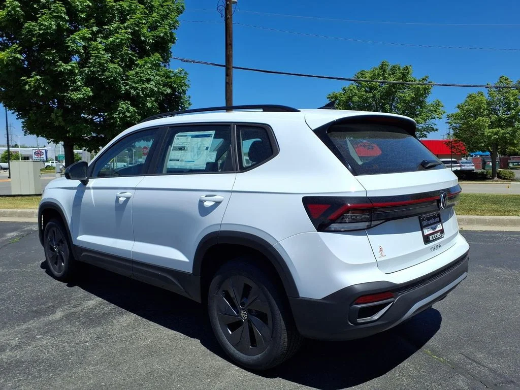 New 2026 Pure White Volkswagen 1.5T S image 4