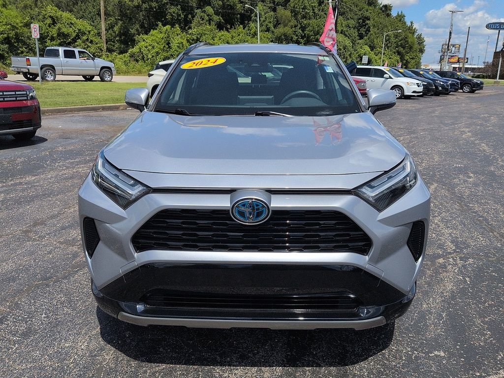Used 2024 Silver Toyota SE image 3