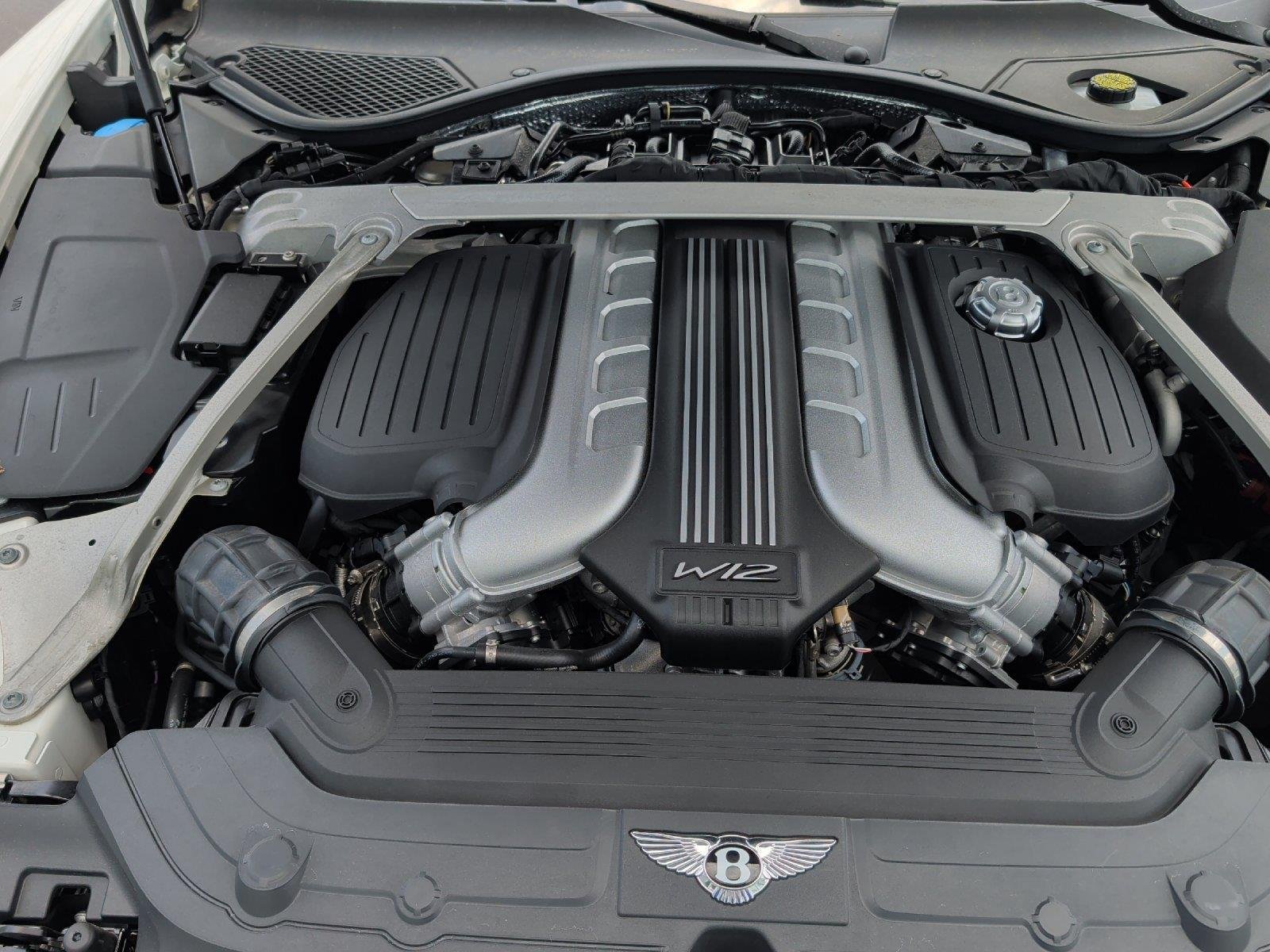 Used 2020 Glacier White Bentley GT First Edition image 18