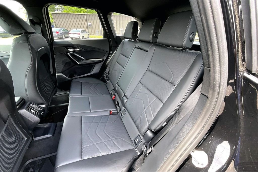 Used 2023 Black BMW xDrive28i image 18