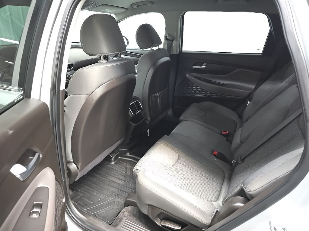Used 2019 Silver Hyundai SE image 30