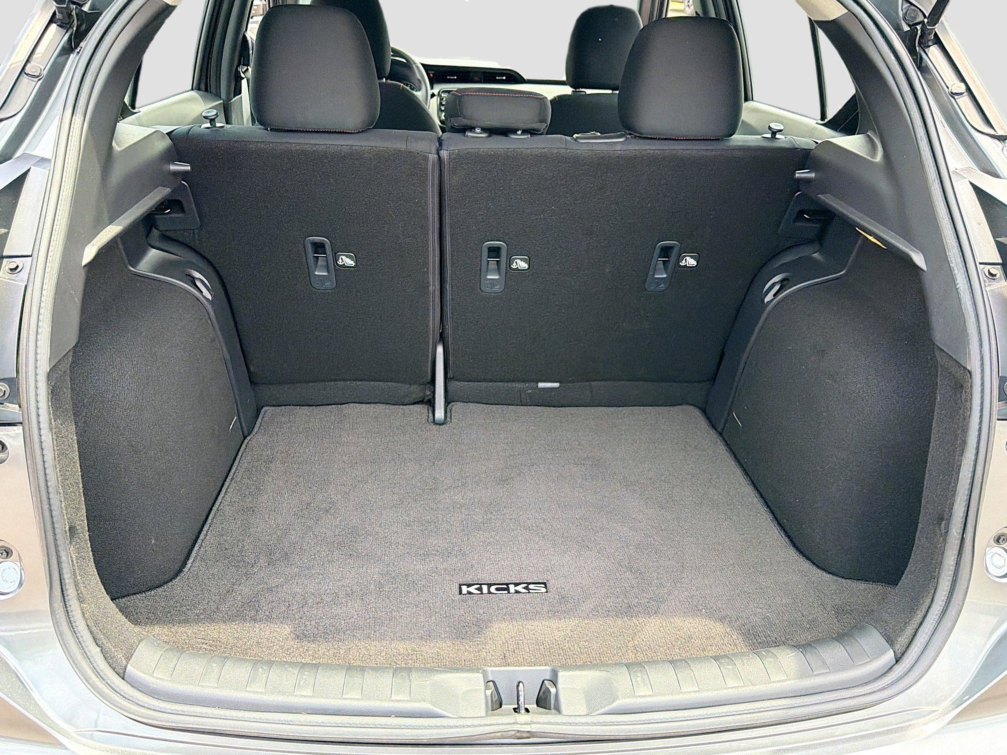 Used 2023 Gun Metallic Nissan SR image 29
