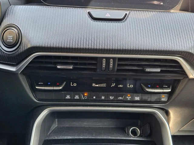 Used 2025 White Mazda 3.3 Turbo Select image 18