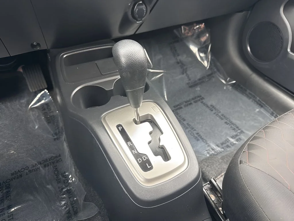 Used 2024 Silver Mitsubishi ES image 15