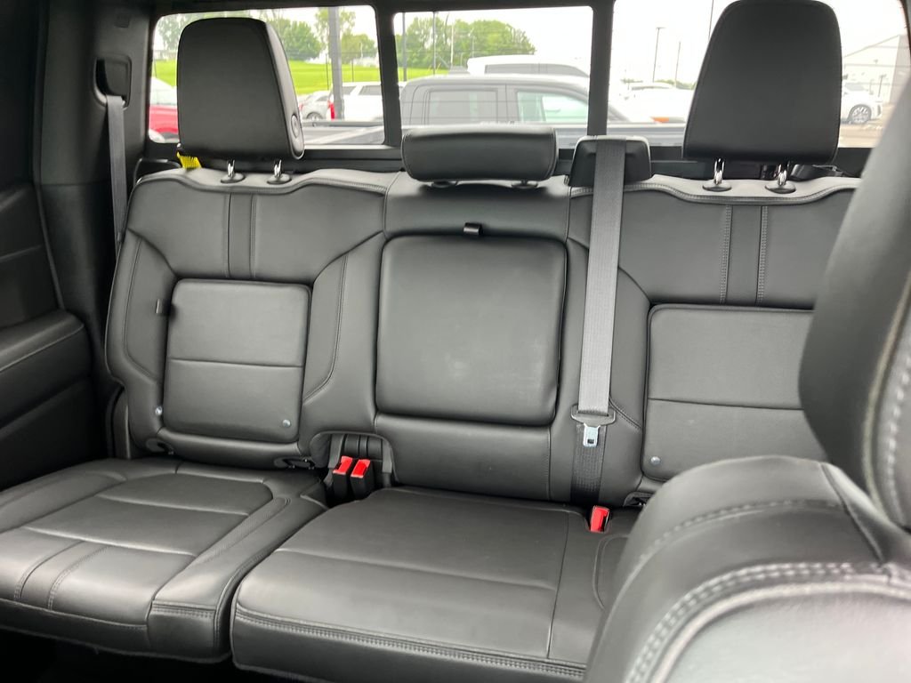 Used 2022 Black Chevrolet High Country image 13