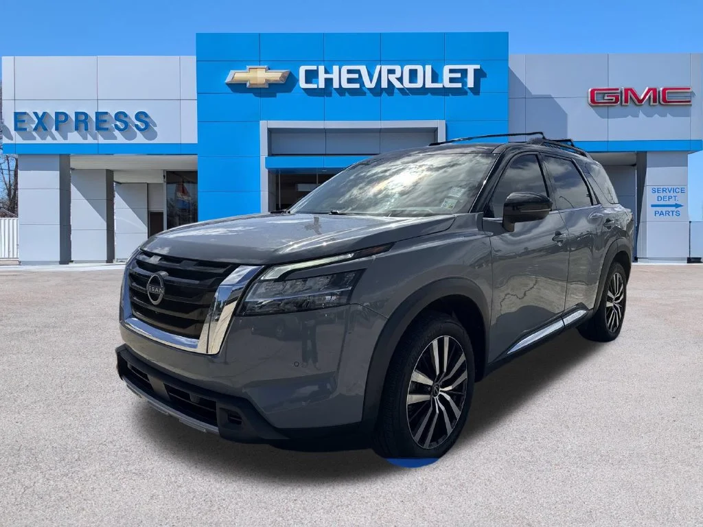 Used 2023 Gray Nissan Platinum image 2