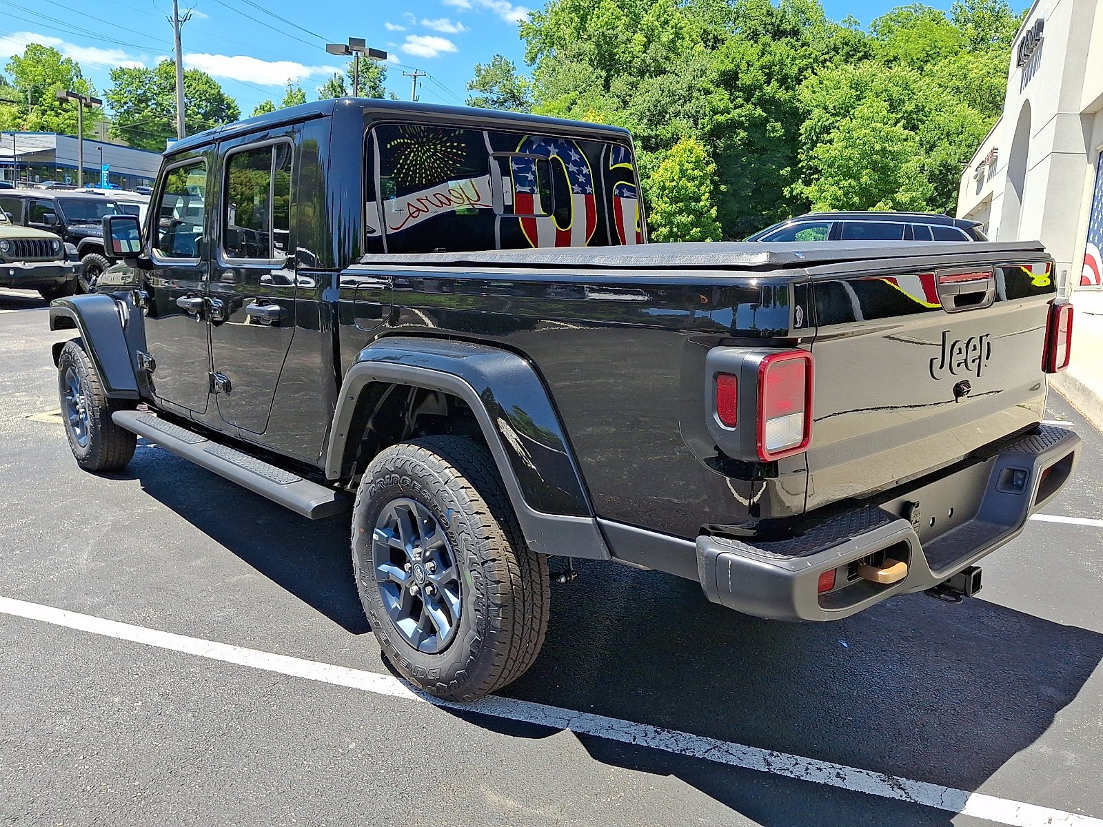 New 2026 Black Clear-Coat Exterior Paint Jeep 85th Anniversary Edition image 4