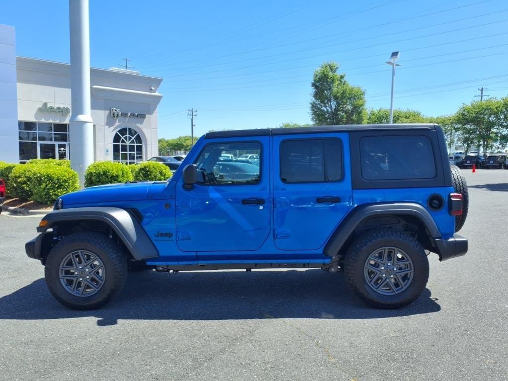 New 2025 Hydro Blue Pearl-Coat Exterior Paint Jeep Sport S image 14