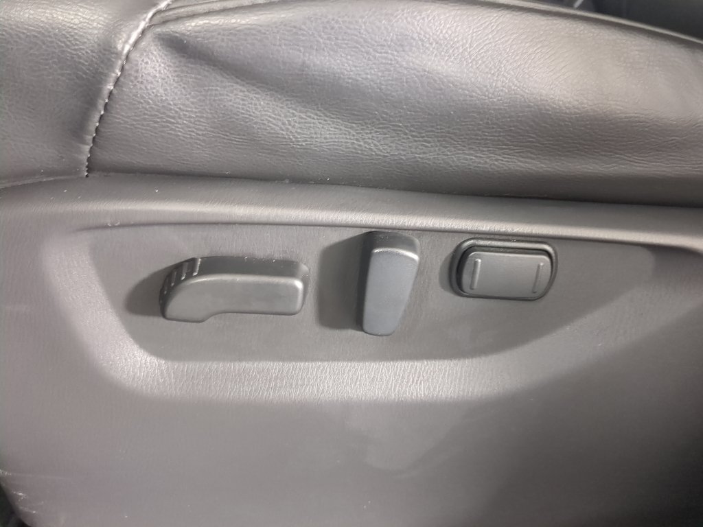 Certified Used 2022 SUPER BLACK Nissan SL image 14