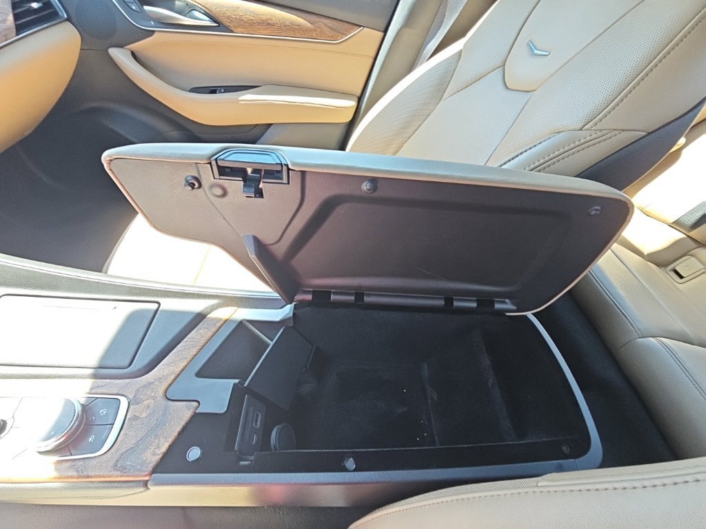 Used 2020 CRYSTAL WHITE TRICOAT Cadillac Premium Luxury image 29