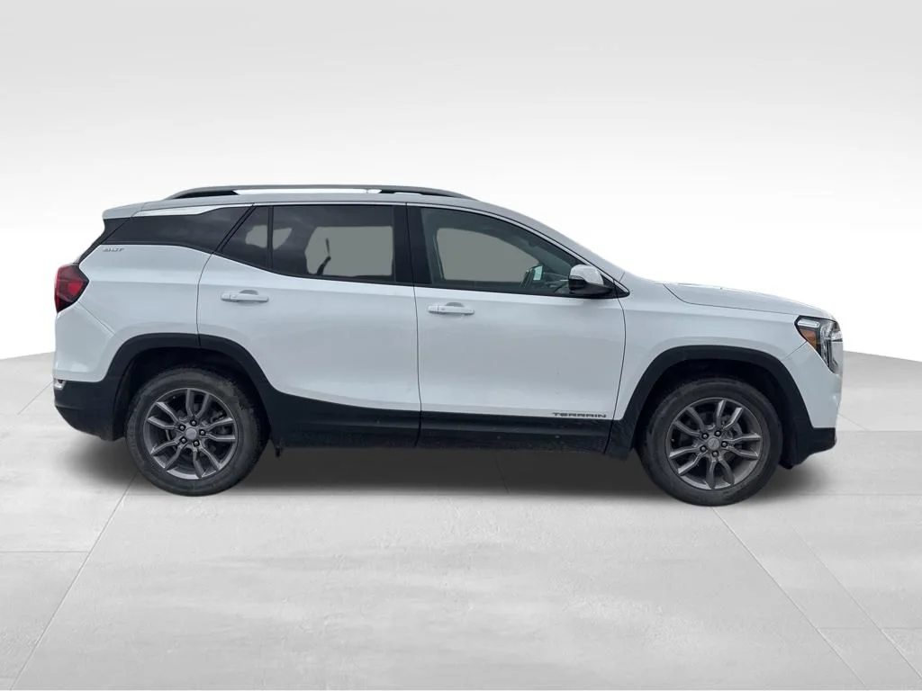 Used 2023 White GMC SLT image 3