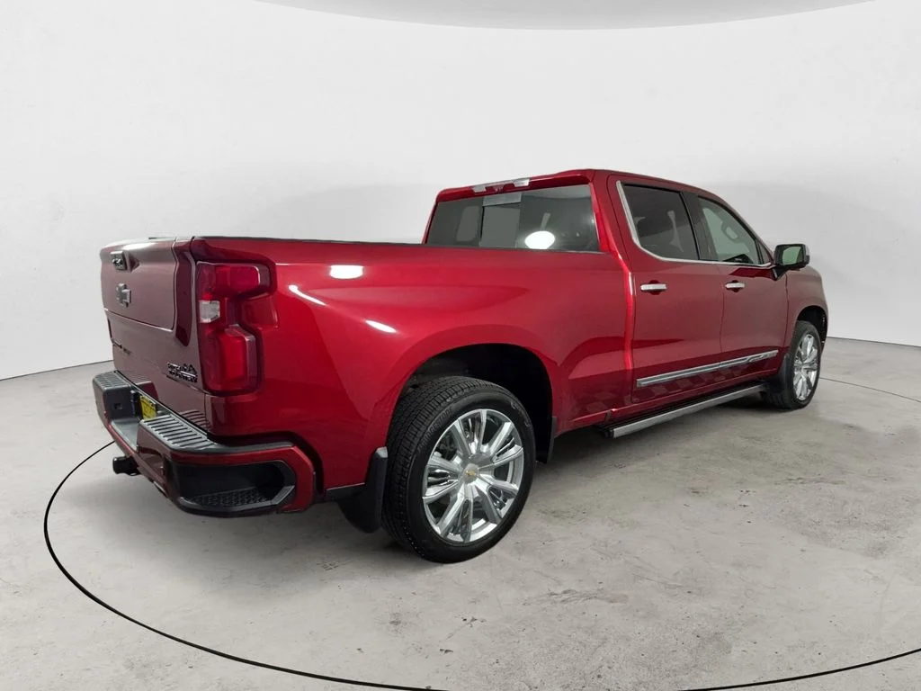 Used 2024 Red Chevrolet High Country image 5