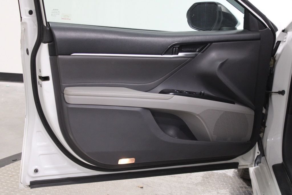 2018 Toyota Camry XSE - Photo 23