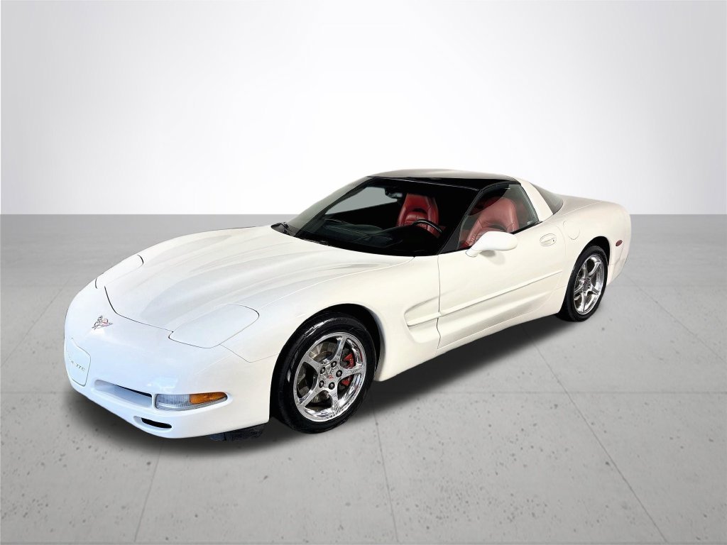Used 2003 White Chevrolet Base image 2