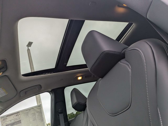 New 2027 GRAPHITE SHADOW INFINITI Luxe FWD image 22