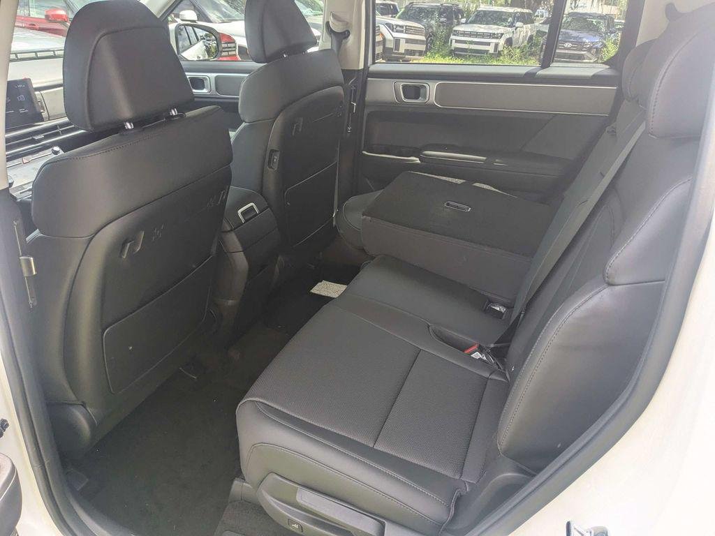New 2027 White Hyundai SEL AWD image 11