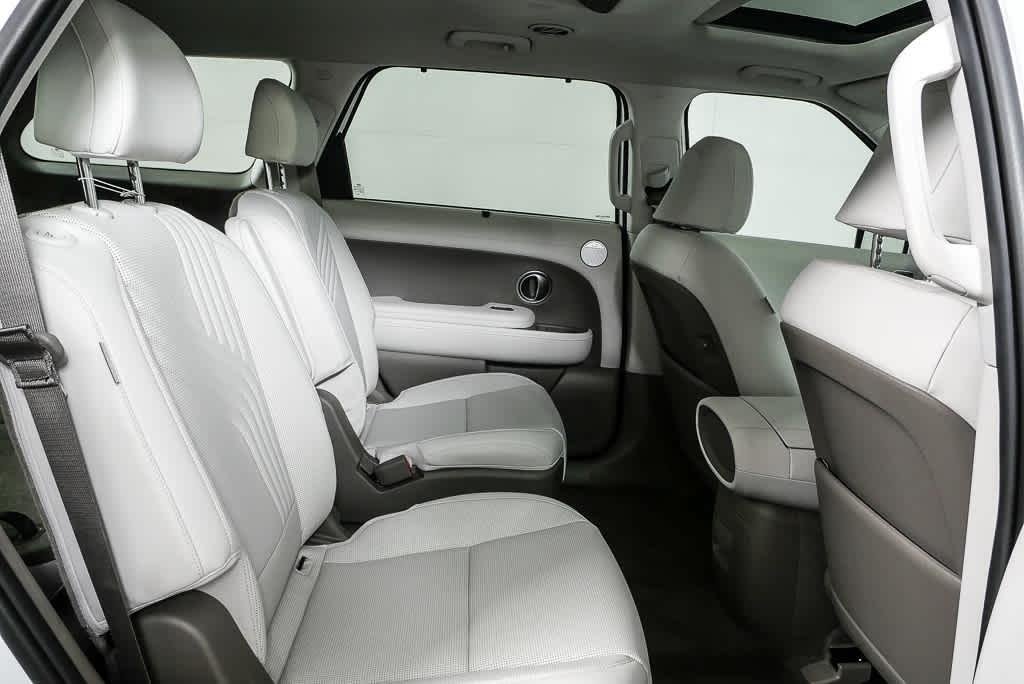 New 2026 Creamy White Pearl Hyundai SEL Premium FWD image 30