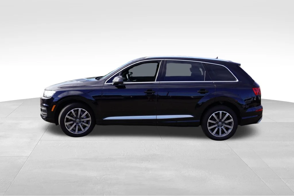 Used 2018 Black Audi 3.0T Prestige image 9