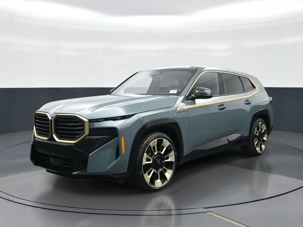 2023 BMW XM -'s photo