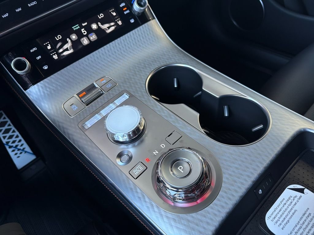 New 2026 White Genesis GV70 2.5T SPORT PRESTIGE AWD image 22