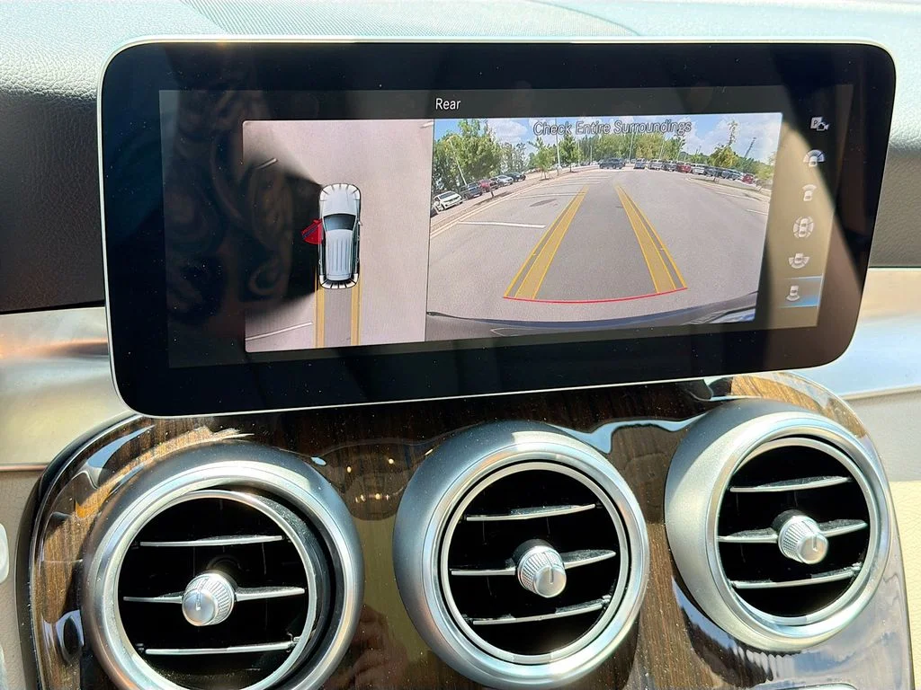 Used 2022  Mercedes-Benz GLC 300 image 15