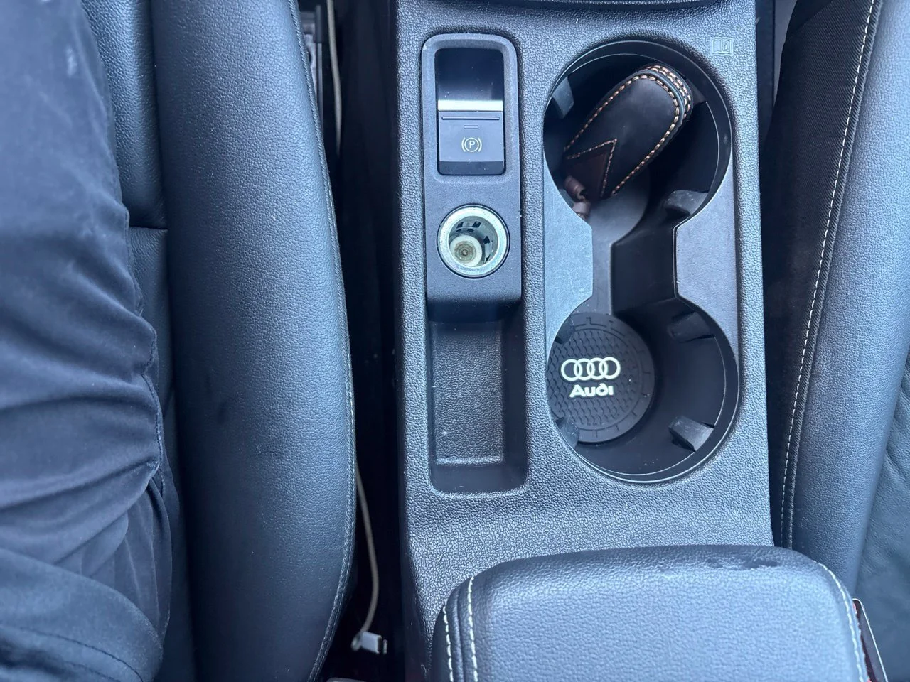 Used 2023 Florett Silver Metallic Audi 40 Premium image 15