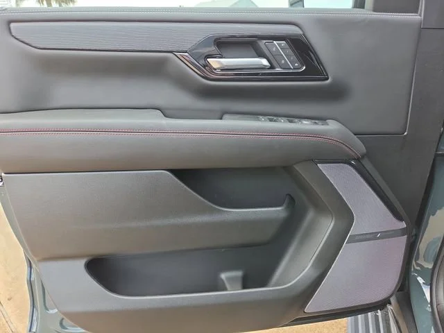 2026 GMC Yukon AT4 Ultimate - Photo 18