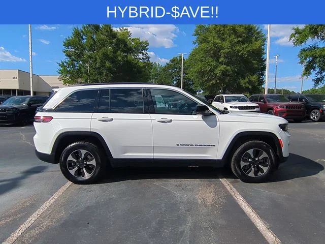 Used 2024 White/off-white Jeep 4xe image 6