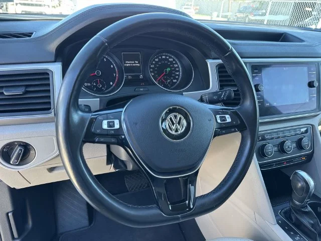 Used 2018 White Volkswagen 3.6L V6 SE image 36