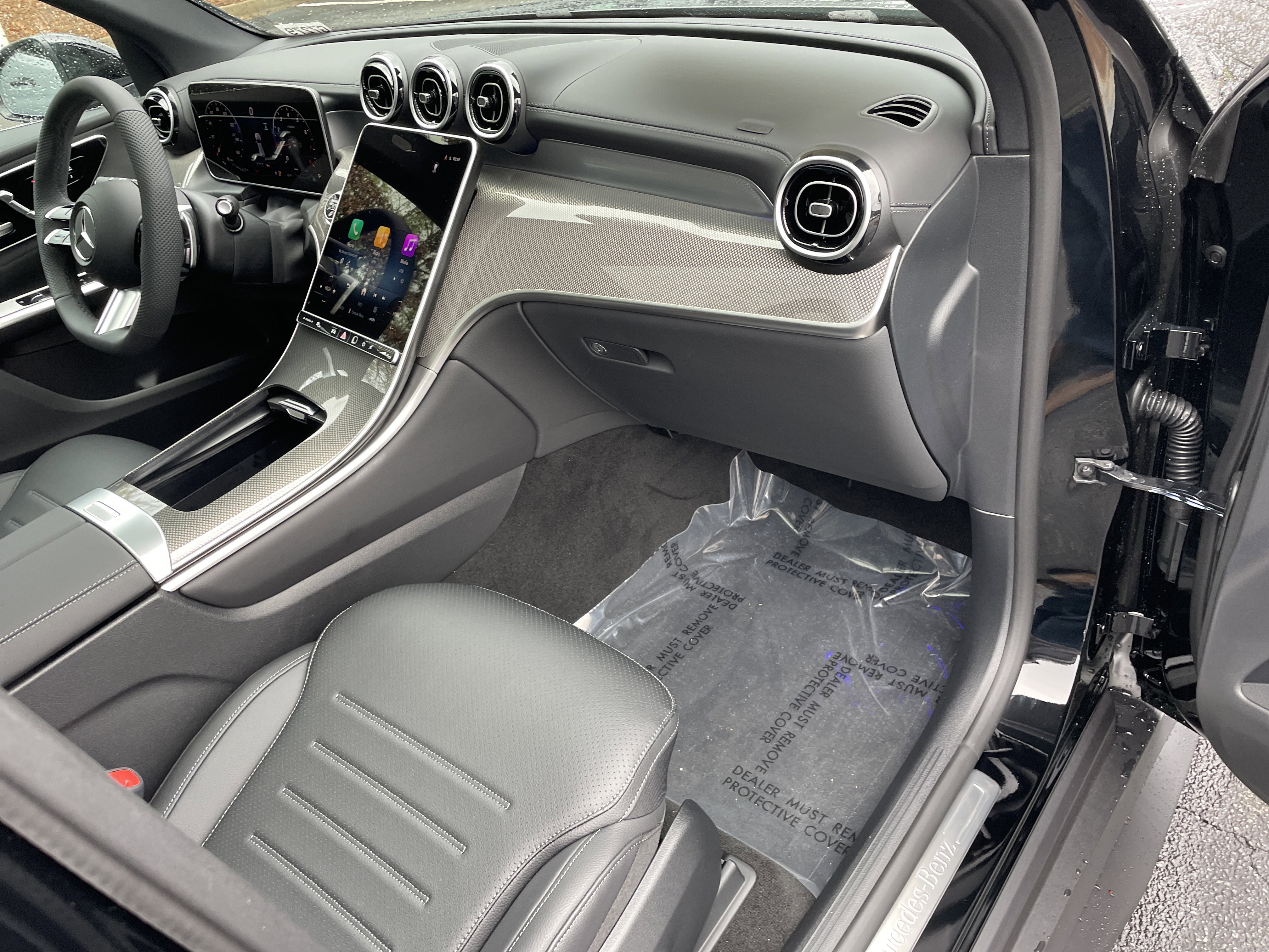 New 2026 Black Mercedes-Benz GLC 300 SUV image 42