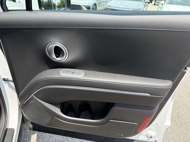 New 2026 White Hyundai Blue SEL 8P image 13