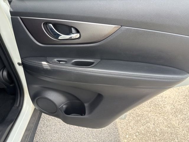 Used 2016 White Nissan SV image 20