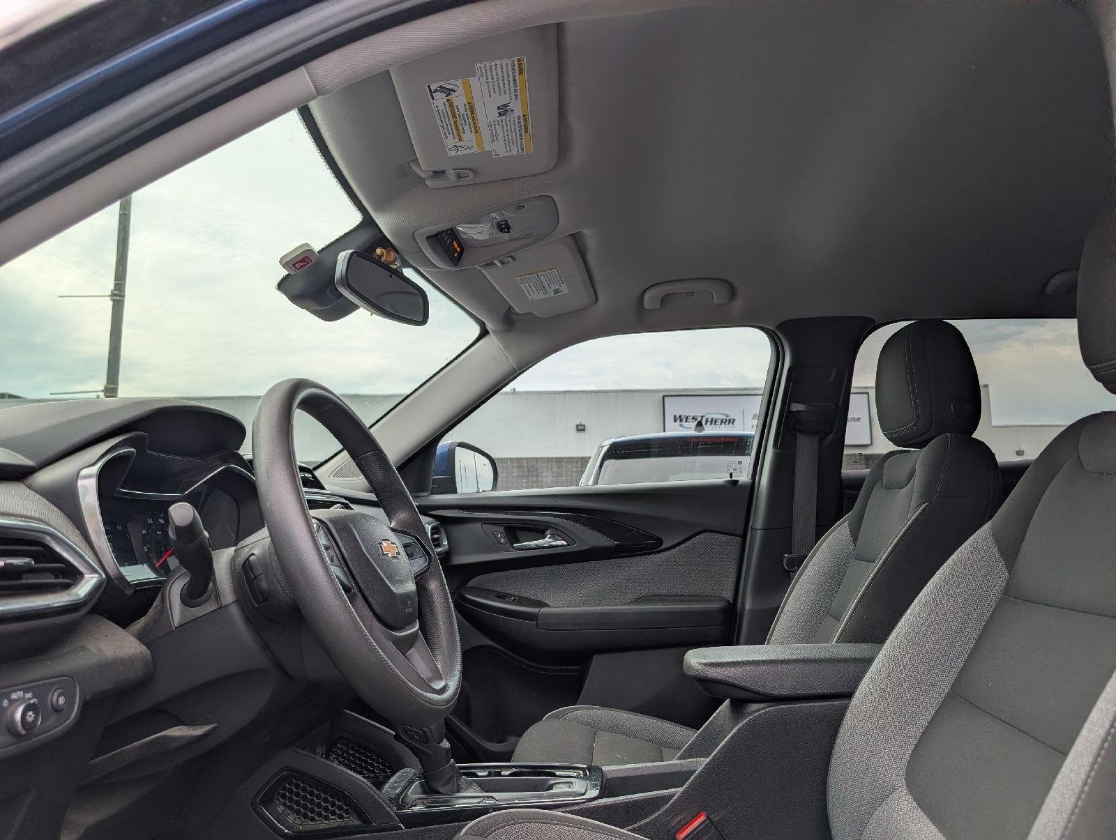 Used 2022 Blue Glow Metallic Chevrolet LT image 8