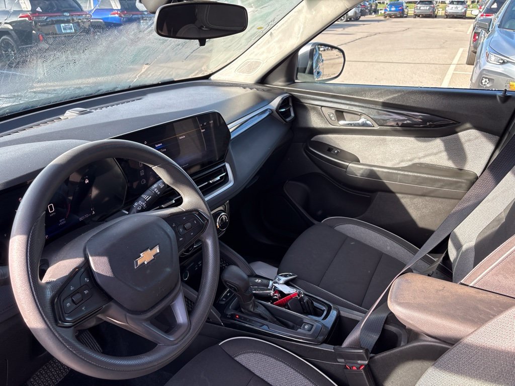 Used 2025 Gray Chevrolet LT image 4