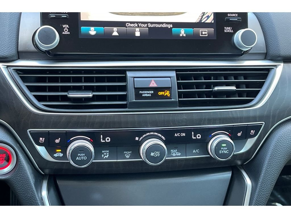 Used 2018 Platinum White Pearl Honda Touring 1.5T image 27