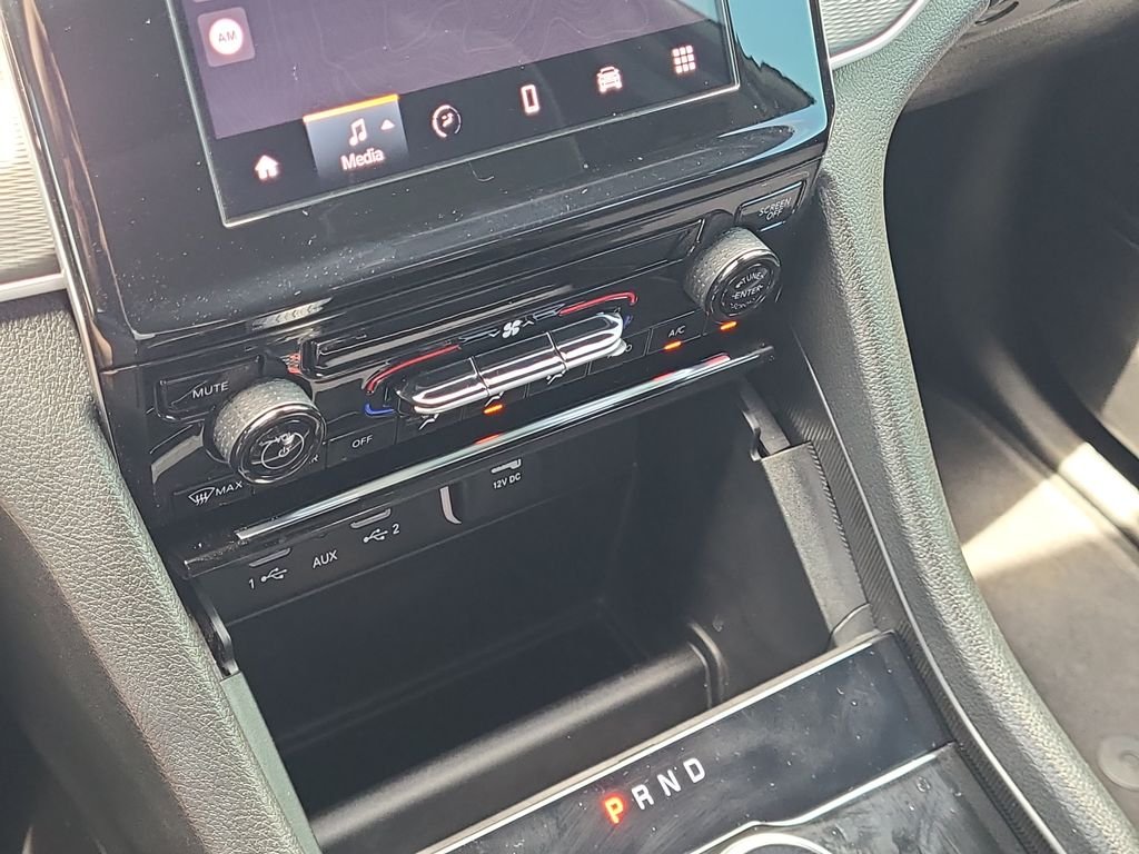 Used 2025 White Jeep Laredo X image 15