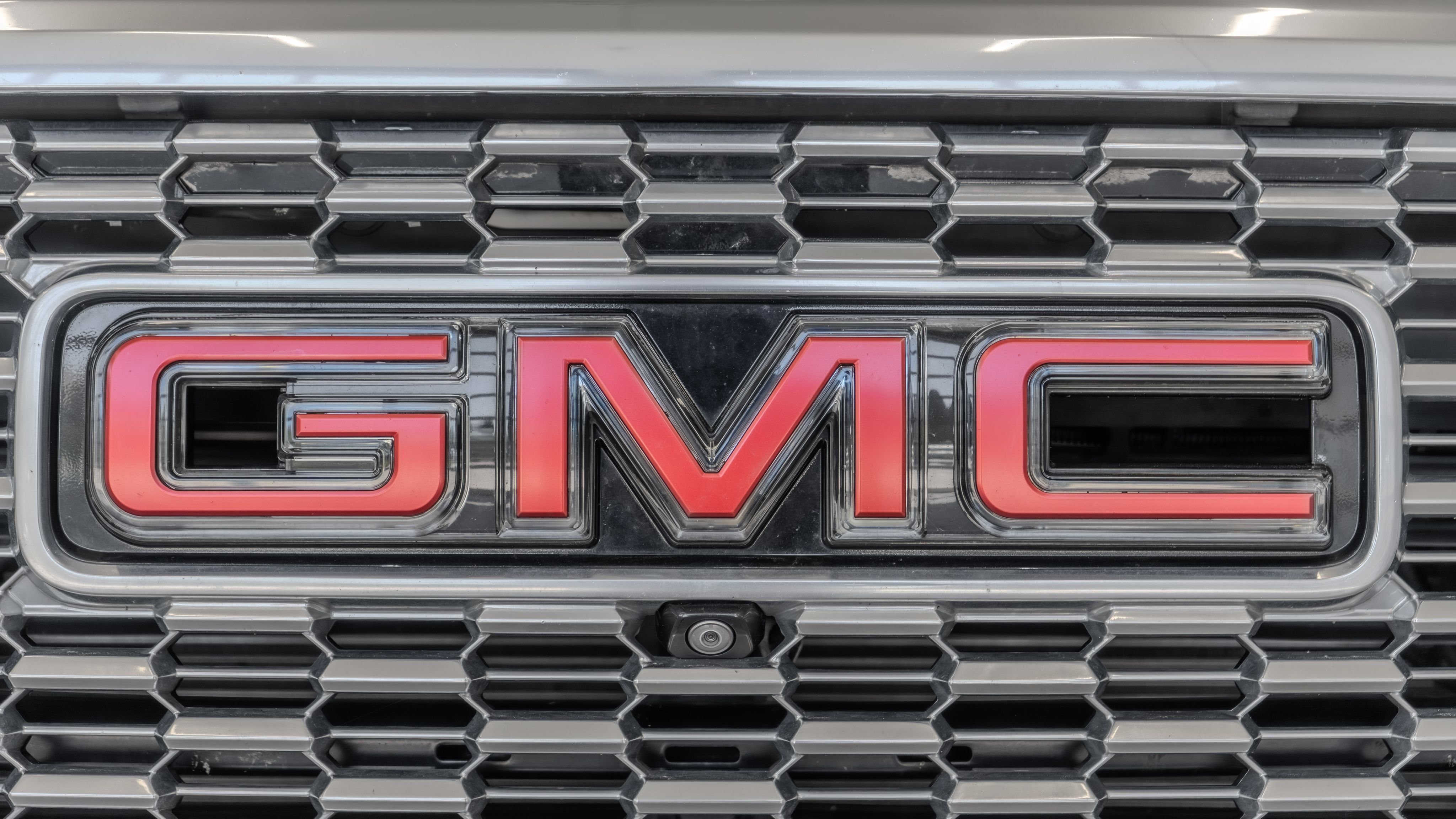 Used 2021 Summit White GMC Denali image 5