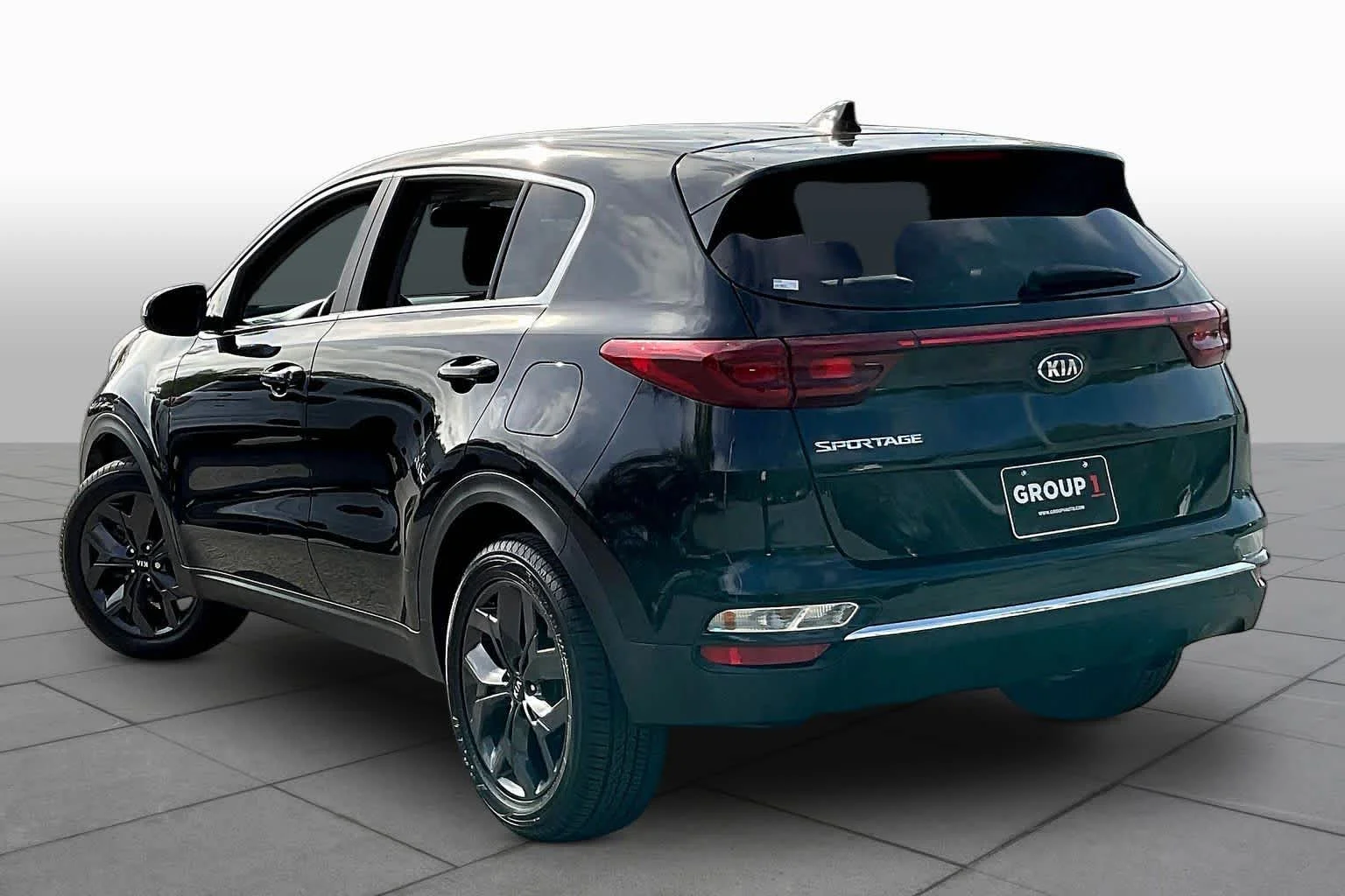 Used 2022 Black Cherry Kia LX image 20