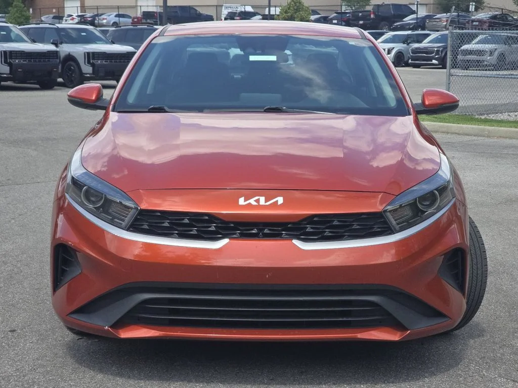 Used 2023 Red Kia LXS image 9