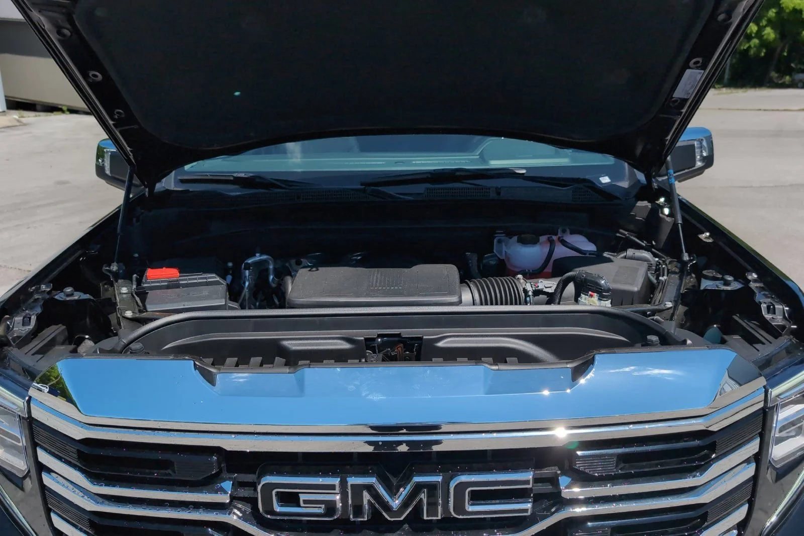 New 2026 Onyx Black GMC SLT image 28